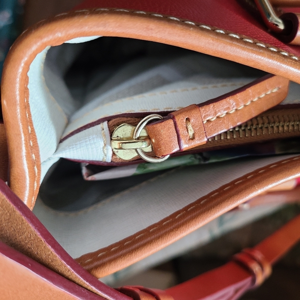 Dooney & Bourke Claremont Dover Tote Bag Red Tan Leather - Picture 4 of 16